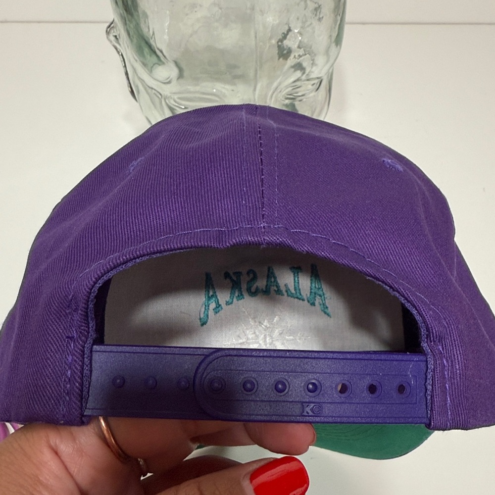 Vintage 80’s Alaska Adjustable Hat with Snowflake - Picture 8 of 10